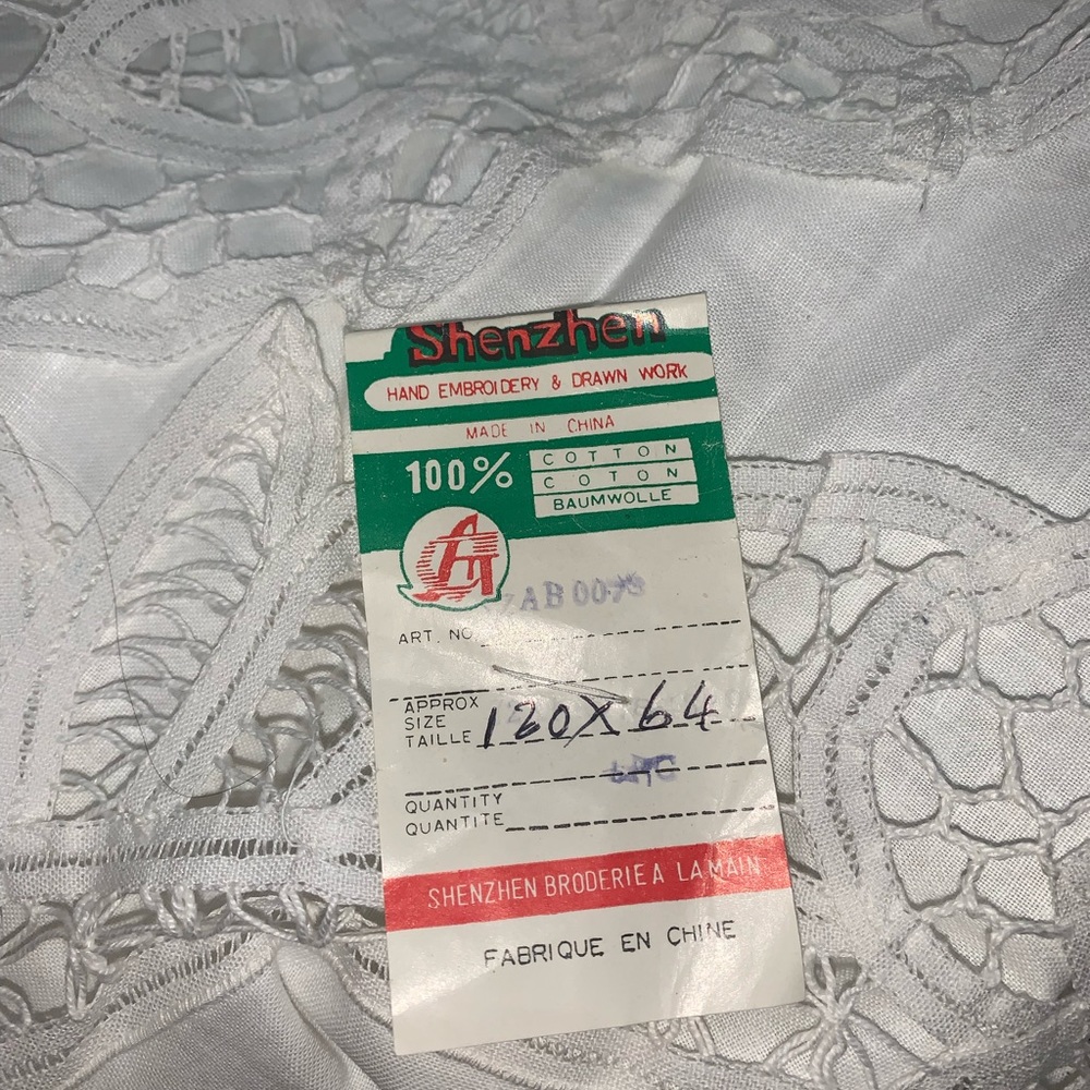 Tablecloth - Picture 2 of 4